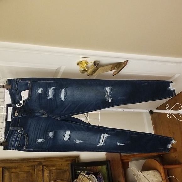 KanCan distressed jeans, New with tags - Picture 3 of 12